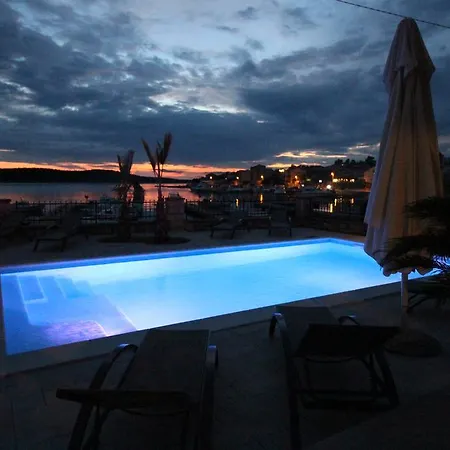 Papalina 4* Rab Town