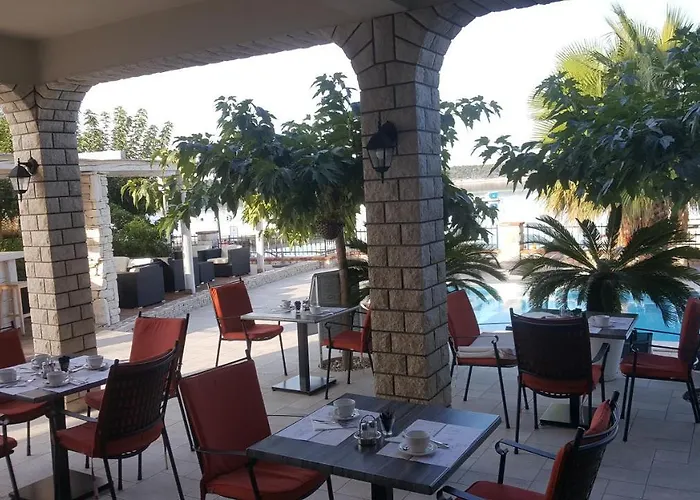 Papalina 4*