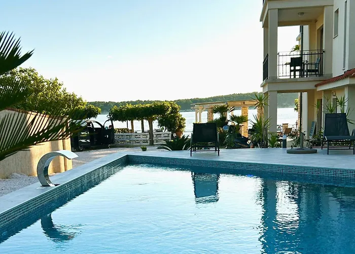 Papalina 4* Rab Town